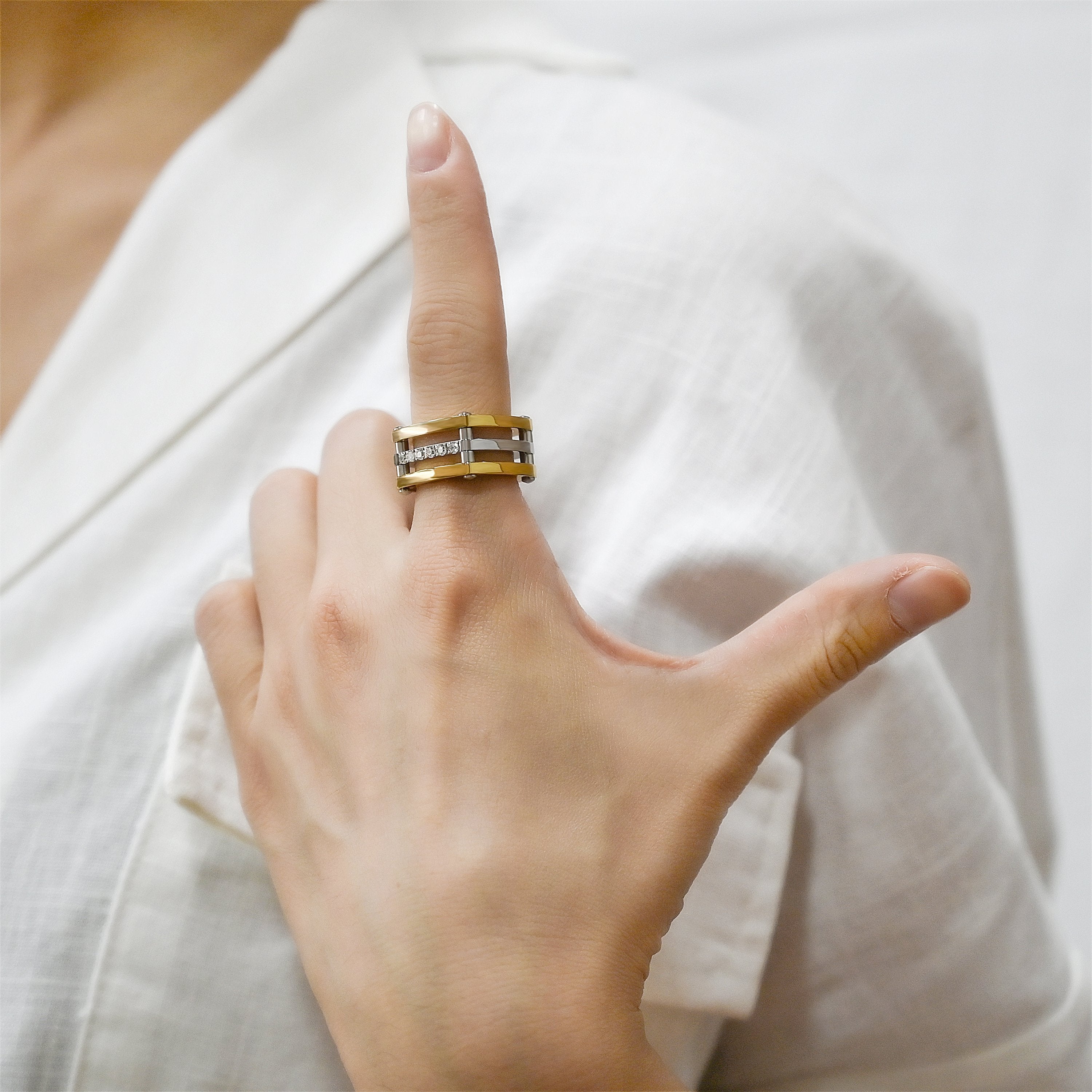 Gold Cocktail Paralleled Bar Ring with CZ